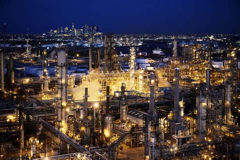 refinery operations  gulf coast refiners increase capacity