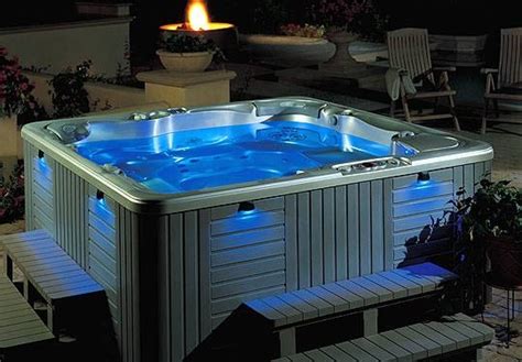 20 Hot Tubs For Bathing Relaxation