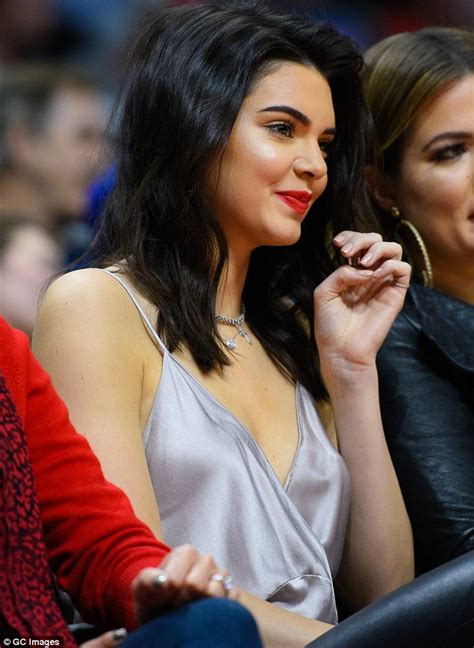 Kendall Jenner And Khloe Kardashian Cheer On Lamar Odom S