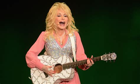 Dolly Parton Review Will She Play Jolene Of Course She Will Music