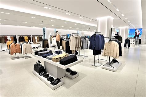 zara opens   bonifacio high street store ssi life