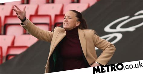 why casey stoney resigned as manchester united women s manager metro news