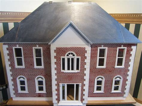 miniature  thornhill federal style dollhouse  houseworks real good toys