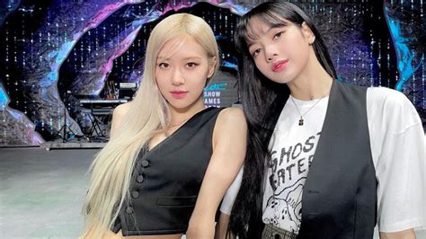 blackpink divas rose and lisa pose together for a special