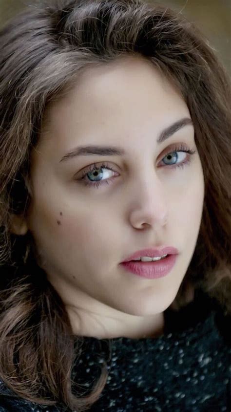 Oyku Karayel Turkish Actress Aktrisler Ünlüler Ve