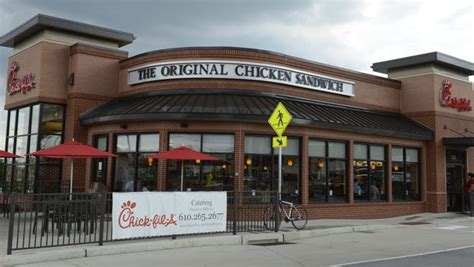 north dakota chick fil a apologizes for publicly shaming breastfeeding mom