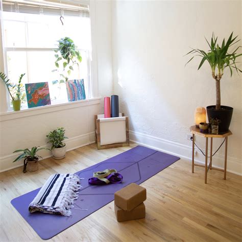 steps  creating  home yoga space jessica richburg