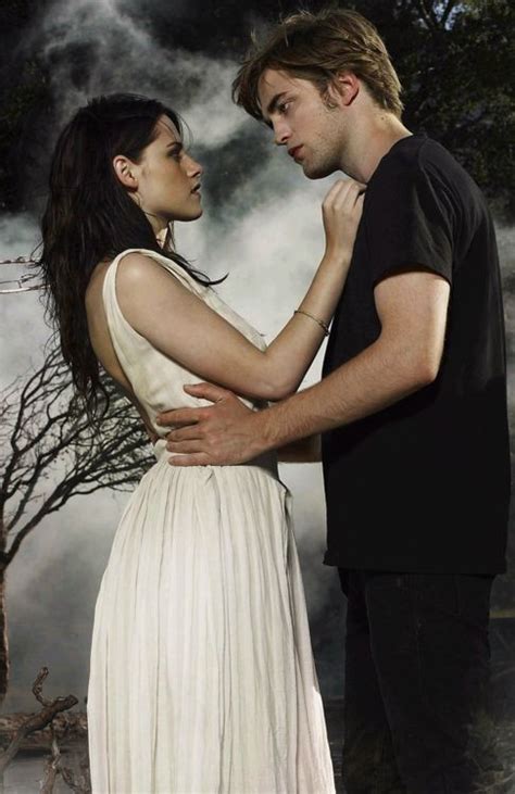 Twilight Edward Cullen Bella Swan In 2020 Robert