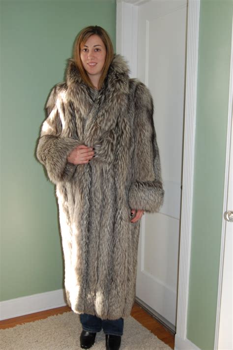 la fourrure silver fox fur coat modele is jena