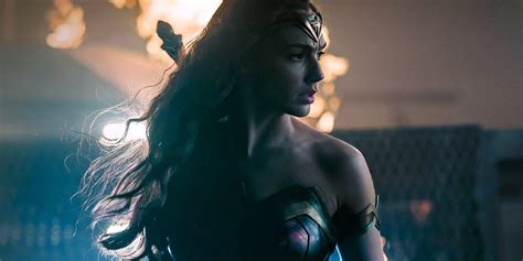 justice league reshoots suggest wonder woman will have expanded role