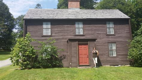 family connection  period colonial houses   massachusetts bay colony