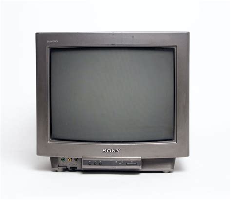Fully Working Colour Sony Trinitron Tv London Prop Hire