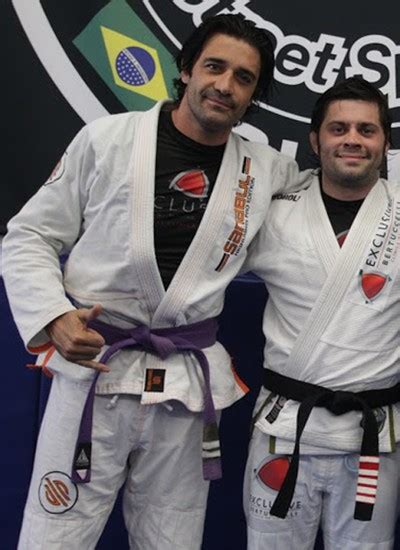 professor brasileiro dá aulas de jiu jítsu para ator de