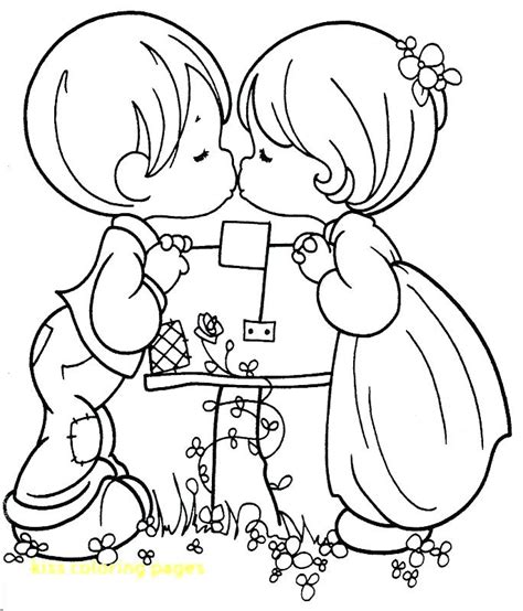 kissing lips coloring pages  getdrawings