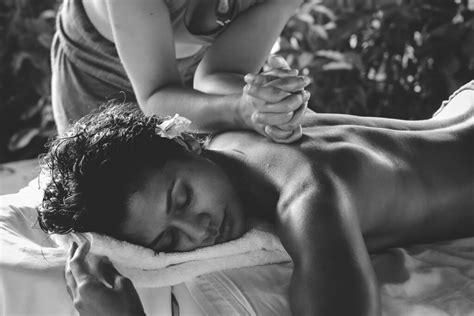 10 things couples should know before experimenting with nuru massages