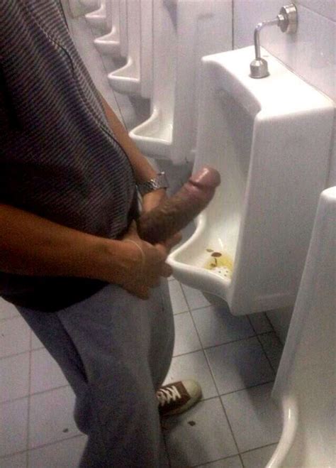 amateur porn thick black dick at the urinals