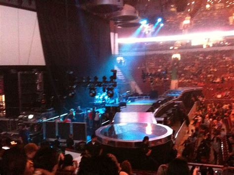 rihanna loud tour stage at rogers arena vancouver bc
