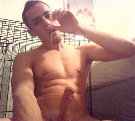 Nude Fit Man Eating His Own Sperm Gay Cam Dudes