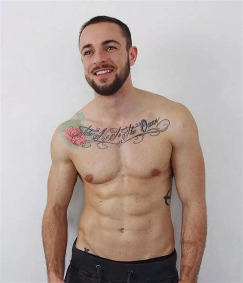 Model Ben Melzer Becomes Men S Health S First Ever Transgender Cover