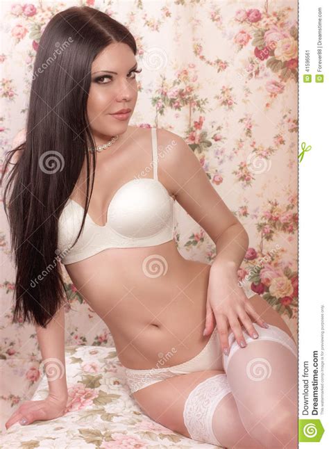 bella ragazza castana sexy immagine stock immagine di emozioni 41596561