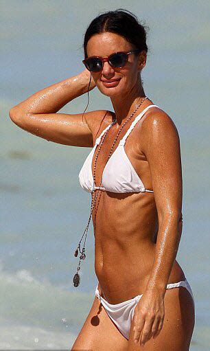 Omg Ladies Gabrielle Anwar Bikini Candids On The Beach In