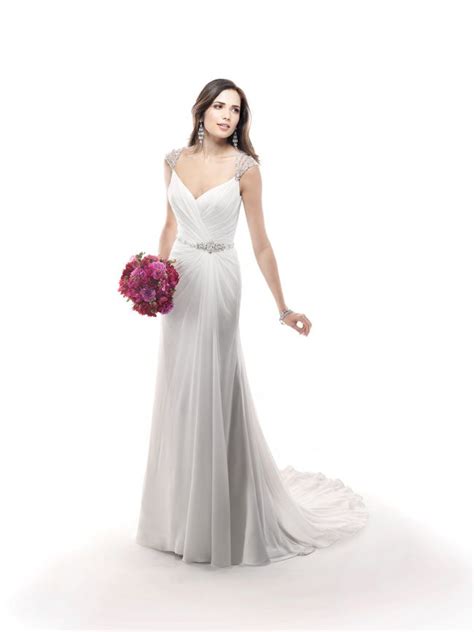 7 Glamorous Wedding Dresses That Your New Husband Will Love