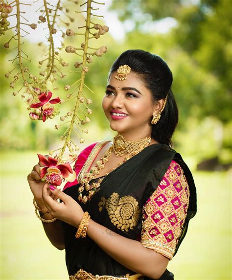 Shalu Shamu Hot Photos In Bridal Saree Actress Galaxy