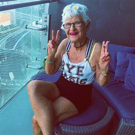 cette grand mère de 87 ans possède un compte instagram