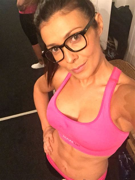 Kym Marsh Strips Down To Pink Sports Bra To Flaunt Six Pack I’m Proud