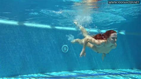 Underwater Show Ginger Beauty Nicole Pearl Teasing Underwater Porndoe