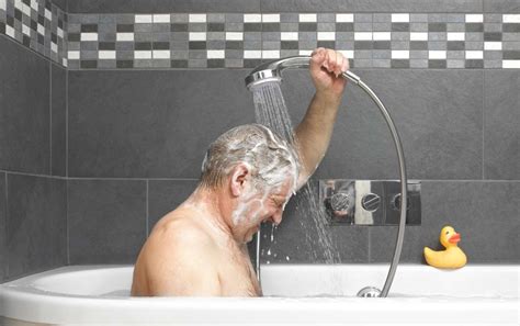 tips  helping   dementia shower  bathe