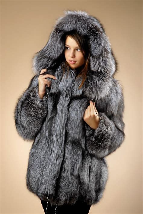 pin by elmo vicavary on fox fur hood coat fox fur coat fur