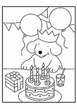 Verjaardag Taart Jarig Jaar Coloriage Jarige Jongens Peuter Hond Feest Juf Omnilabo Moederdag Uitprinten Kado Drinken Maman Downloaden Joyeux Gefeliciteerd sketch template