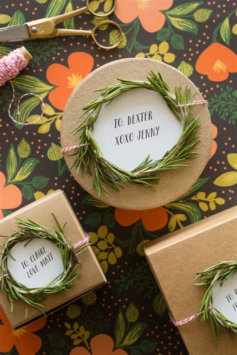 rosemary wreath gift toppers spoon fork bacon