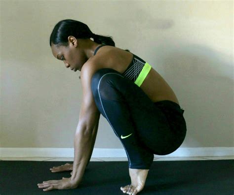 crow pose tutorial  yoga beginners beauty  beat