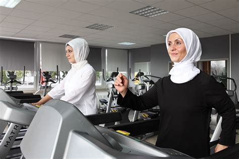 fitness mit allah ohne männer musliminnen lassen muskeln spielen der spiegel