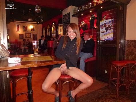 Flashing Pussy In Bars And Restaurants In Hong Kong 3