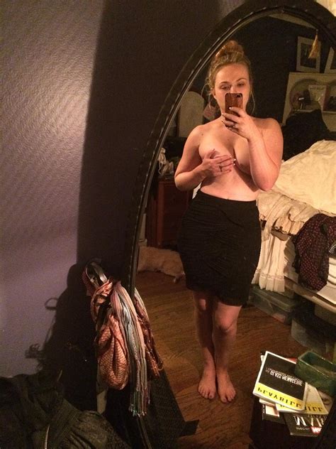Amanda Fuller Nude Leaked Pics — Weight Gain Didn T Stop Her To Strip