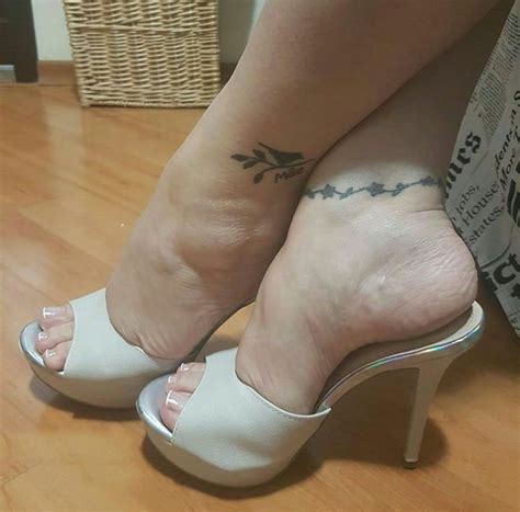 ms black street styles feet soles sexy toes beautiful shoes