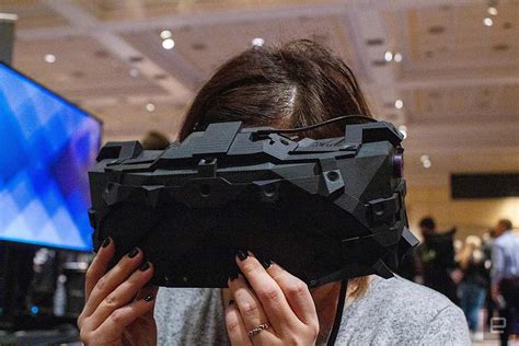 resolution xtal vr virtual reality headset  nasa introduced  ces  techeblog