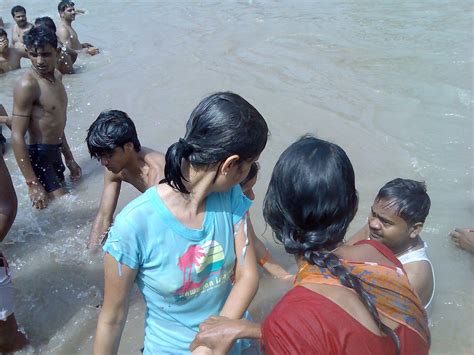 indian women bathing naked in the river
