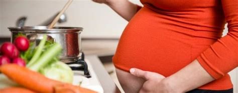 4 jenis makanan yang harus dihindari ibu hamil saat sahur