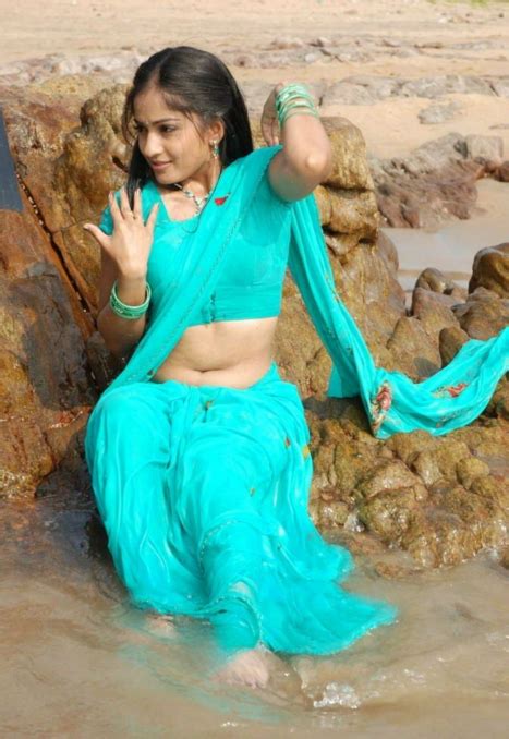 Madhavi Latha Hot Wallpaper South Indian Actress Wet Dress Saree Navel
