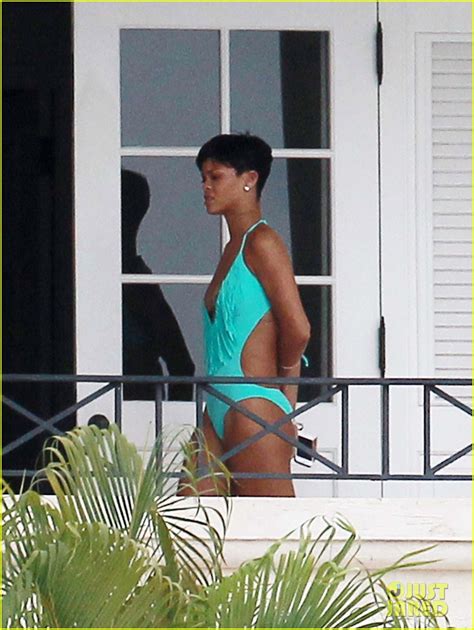 Rihanna Sexy Swimsuit In Barbados Photo 2779366 Bikini Rihanna