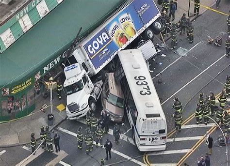 Messy Multi Car Accident Stalls Traffic In Queens Nbc New York