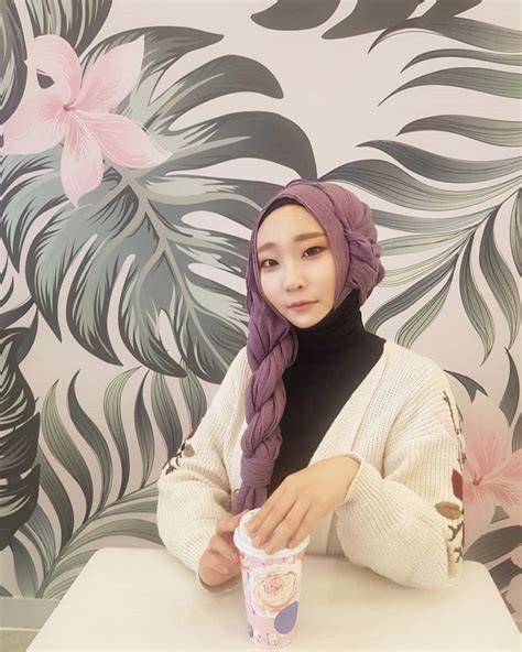 13 Inspirasi Outfit Hijab Ala Korea Agar Ootd Semakin Stylish Bukareview