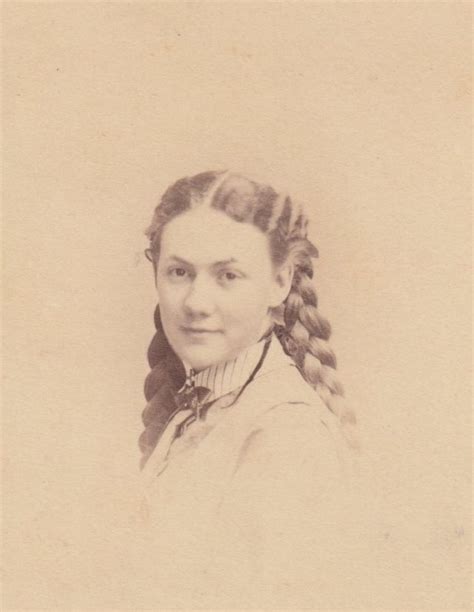 35 Lovely Photos Of Braided Hair Girls In The Victorian