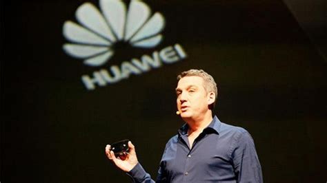 huawei unveils  devices  wearable tech  mwc cnet