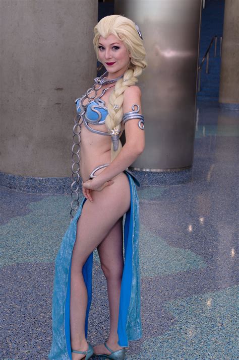 Comikaze 2015 Slave Elsa Queen Elsa In Slave Leia