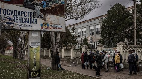 liberated ukrainian city  kherson ecstasy    despair